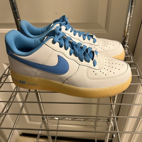 Nike Air Force one. Like new . - Picture 2 of 11
